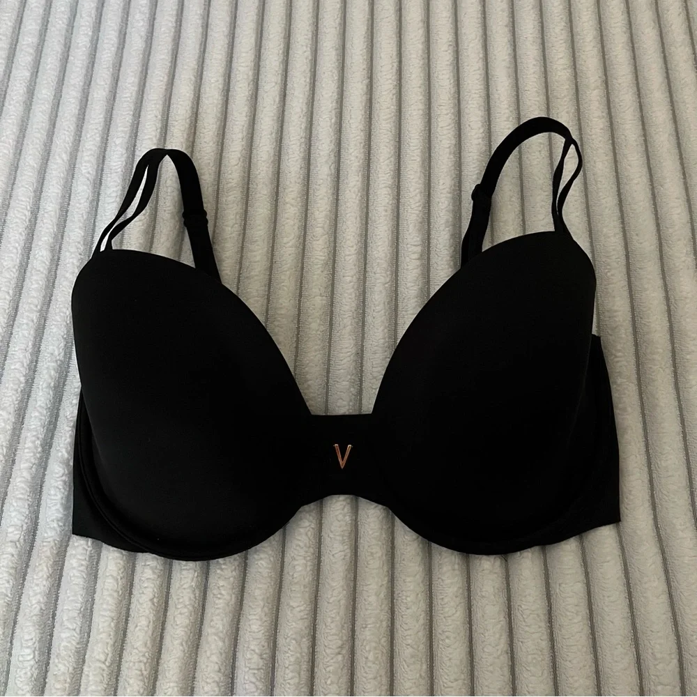 VS Black No Show Bra